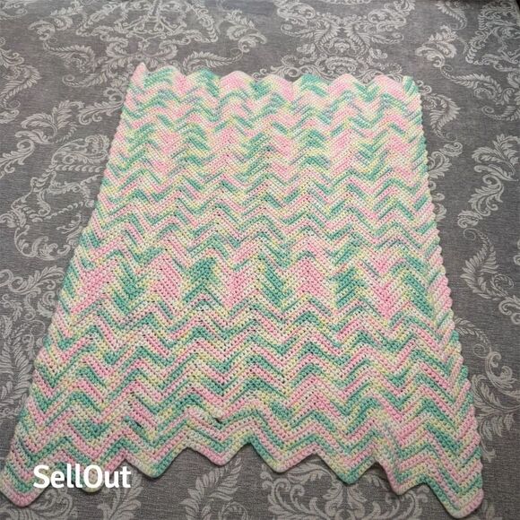 Handmade Crochet Chevron Baby Blanket Multicolor - Picture 1 of 5